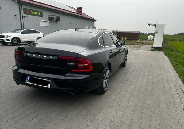 Volvo S90 cena 95940 przebieg: 175000, rok produkcji 2018 z Toruń małe 37